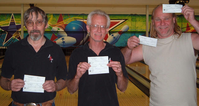 ALLSTAR LANES CLASSIC DIV. WINNERS
JUNE 18-19, 2005
(L to R) Gary Greenwood 2nd, Alan Cooper CHAMPION, Brian Victor 3rd
