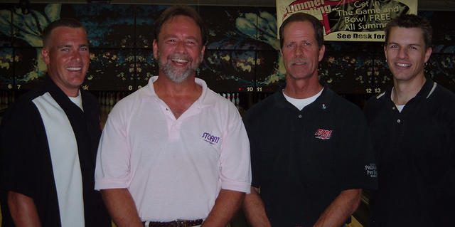 SPARETIME FAMILY FUN CENTER TOURNAMENT WINNERS
JUNE 10, 2006
(L ro R) Mike Douglas T-3rd,
Rich Arcaris CHAMPION,
Lonnie Reed