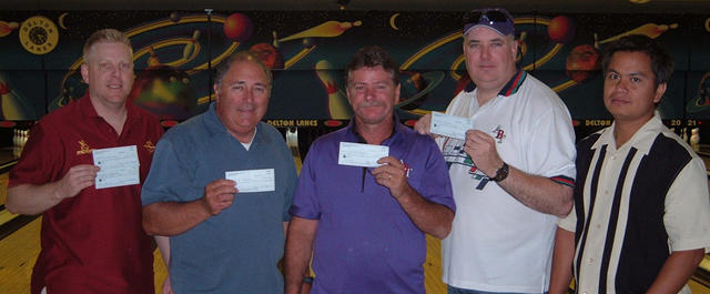 DELTON LANES TOURNAMENT WINNERS
JULY 29 & 30, 2006
(L to R) Dave Ingraham 4th,
Frank Ferreira 2nd,
Paul Mullis, Sr. CHAM