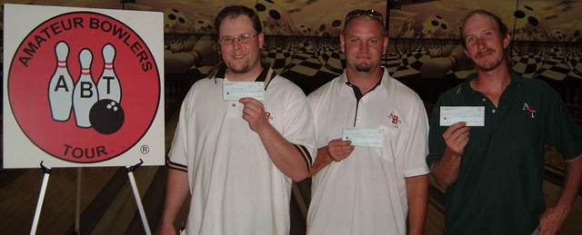 SOUTH COUNTY LANES TOURNAMENT WINNERS
AUGUST 13, 2006
(L to R) Ryan Woodard CHAMPION,
Nate Farmer 2nd,
Paul Mullis, Jr. 3rd.