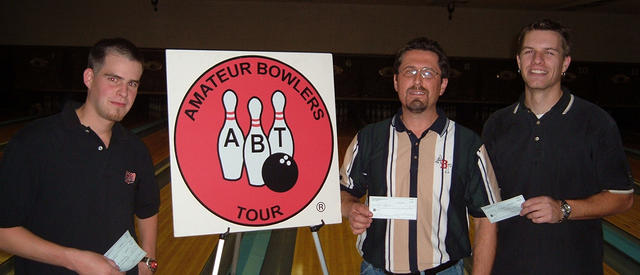 TOWN & COUNTRY LANES TOURNAMENT WINNERSOCTOBER 29, 2006(L to R) Justin Sanchez 3rd,Tim Leach CHAMPION,Chris Walker 2