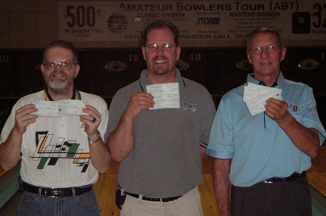 TOWN & COUNTRY LANES MASTER DIV. WINNERSMAY 21-22,2005(L to R) Randy Lindsey 2nd, Craig Harrington CHAMPION, Jerry Winter