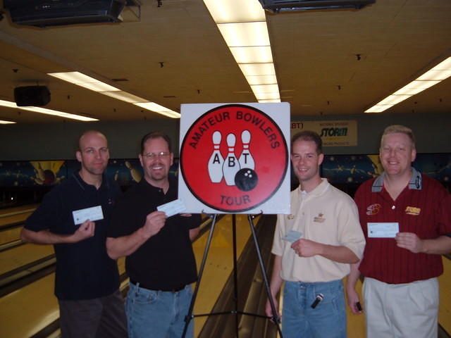 BONWOOD BOWL SCRATCH DIV. WINNERSNOVEMBER 26 & 27, 2005(L to R) Martin Bedford 3rd, Craig Harrington CHAMPION, Chuck Gro
