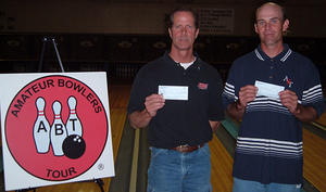 TOWN & COUNTRY LANES TOURNAMENT WINNERS
JUNE 24 & 25, 2006
(L to R) Lonnie Reed CHAMPION,
Wyatt Wadley 2nd.